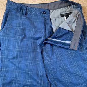 Men’s golf shorts